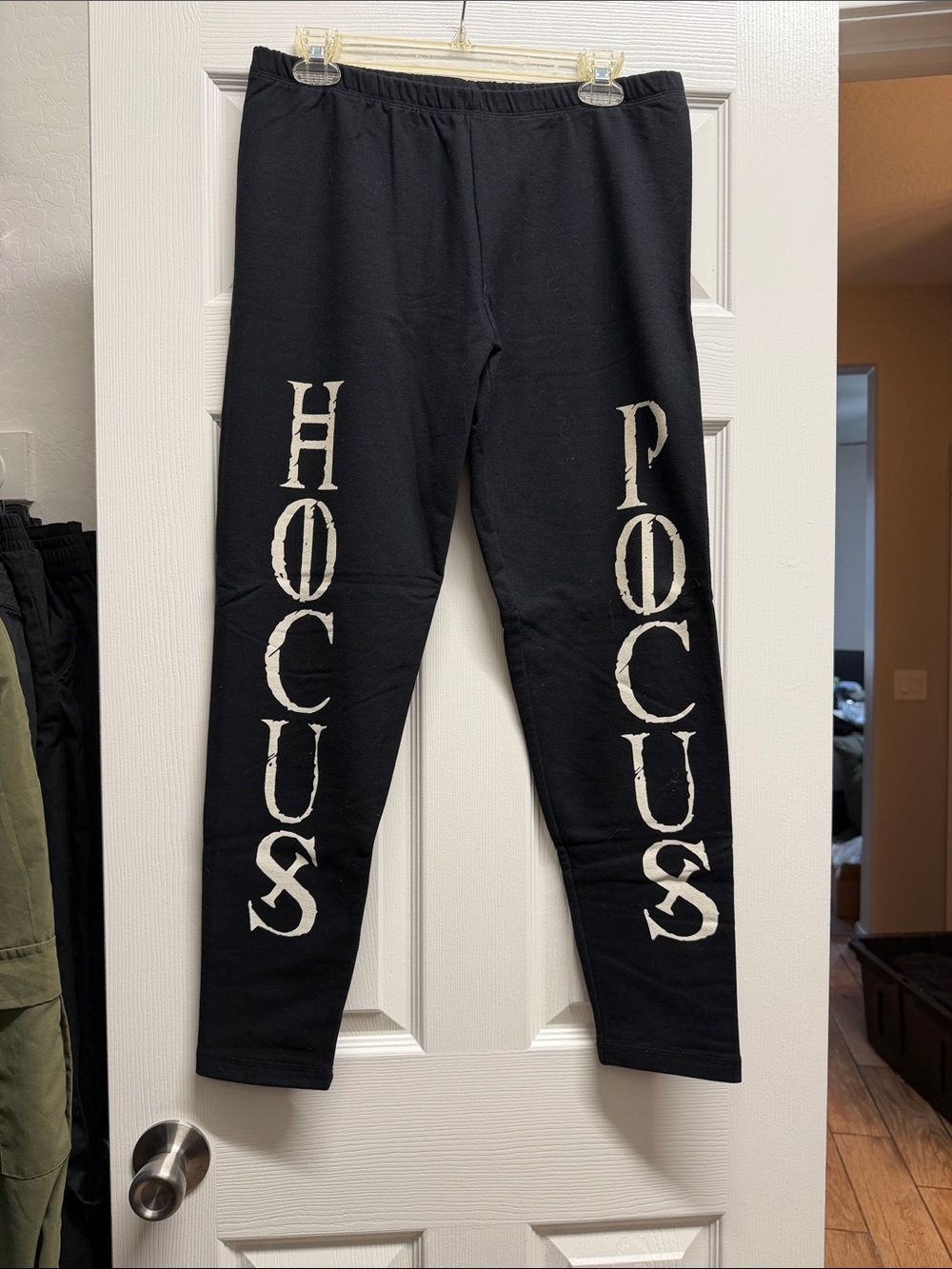 Black 'Hocus Pocus' Graphic Leggings